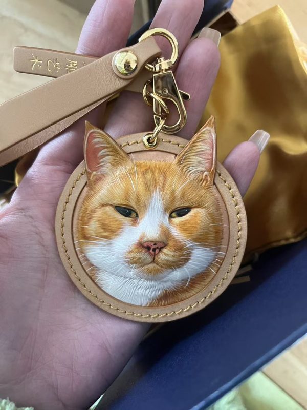Custom Handmade Leather Pet Portrait Memorial Pendant - Image 7